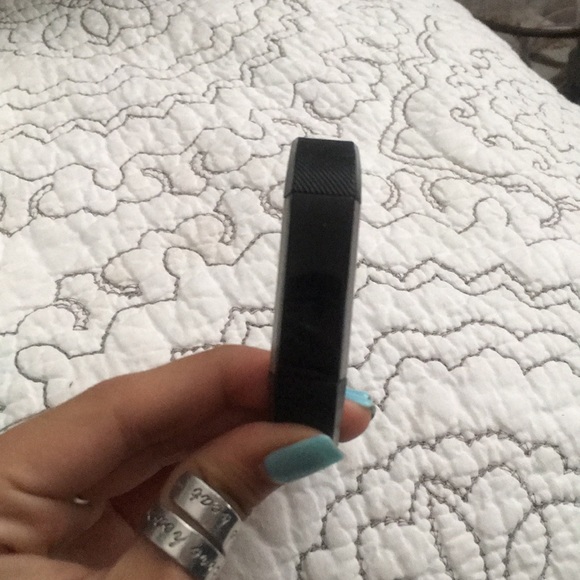 Fitbit Alta - Picture 2 of 3